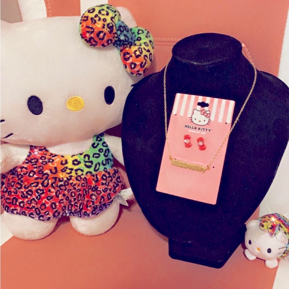 Hello kitty jewelry set 🎀